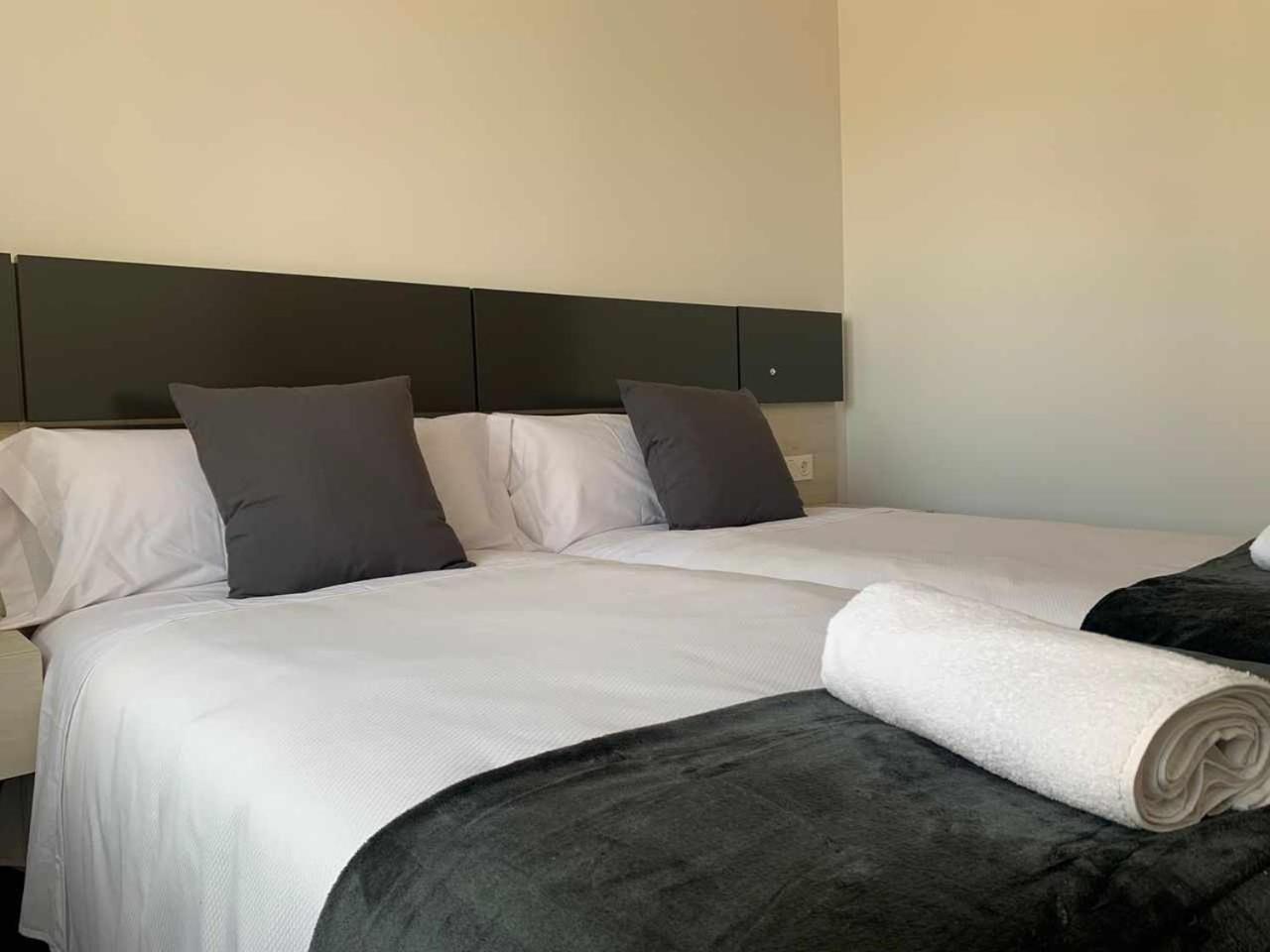 Ramon Y Cajal Suites De Luxe León Exteriör bild