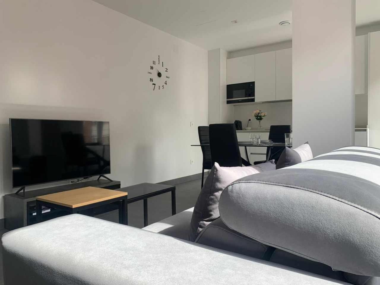 Ramon Y Cajal Suites De Luxe León Exteriör bild